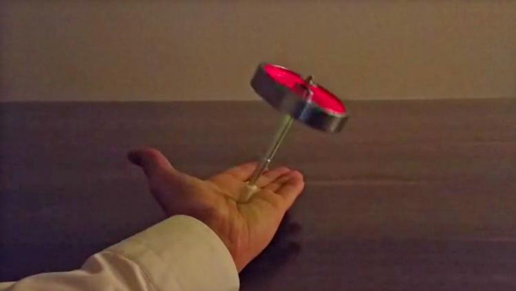 The Wozz - Unique Gyroscope Spinning Top - Uses Spinning Body Science To Spin More Than 30 Minutes