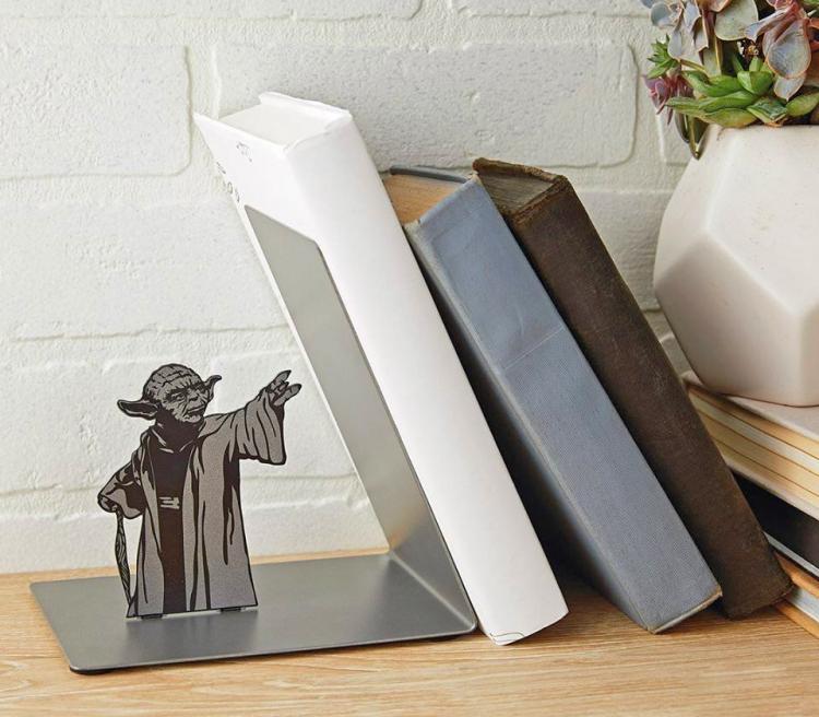 Yoda Bookend Holds Leaning Books Up With The Force - Funny Star Wars Book-end