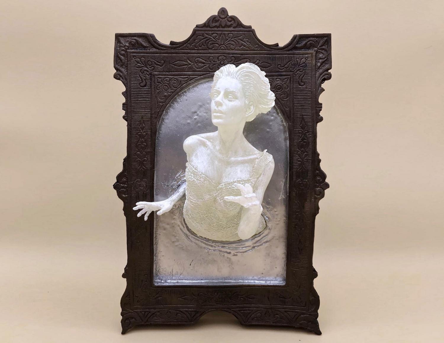 Super Creepy Ghost In The Mirror Wall Plaque That Glows In The Dark - 3D Mirror Ghost Figure Sculpture