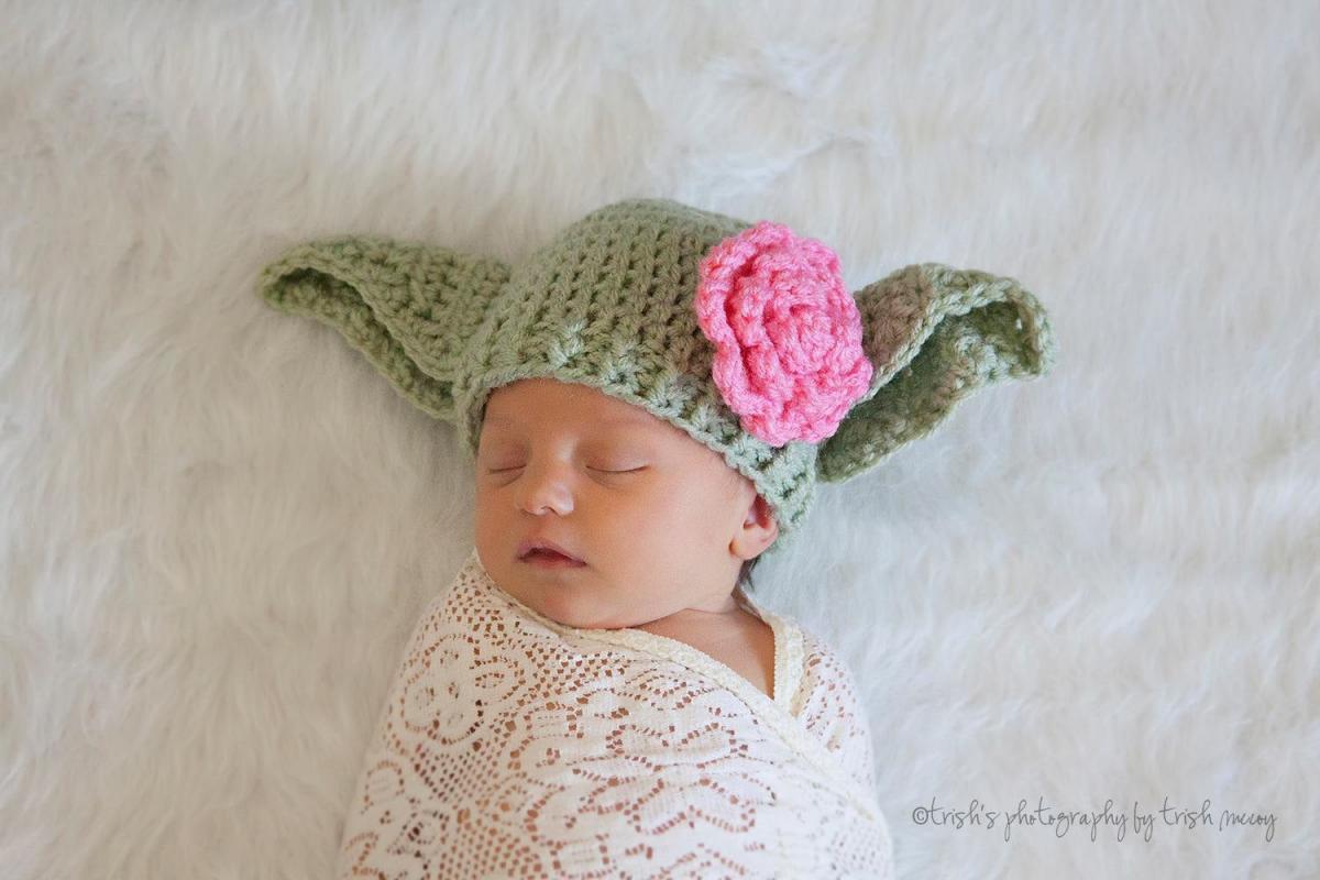 Adorable Knit Yoda Hat - Baby yoda crochet winter hat - Best star wars newborn photoshoot hat
