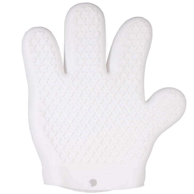 https://odditymall.com/includes/content/upload/your-hands-can-look-like-mickey-mouse-with-these-oven-mitts-3066.jpg