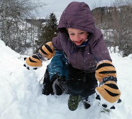 Veyo Mittyz: Tiger Paw Shaped Winter Mittens For Kids