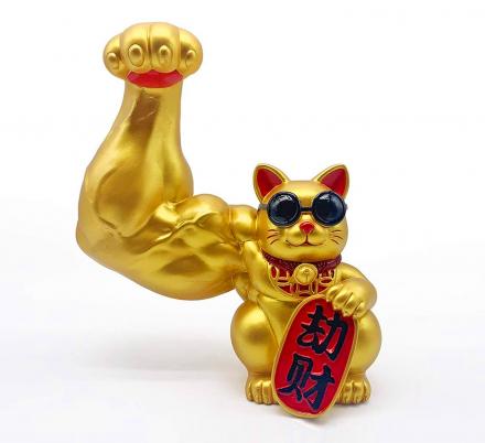 This (Maneki Neko) Waving Cat Statue Is Super Jacked