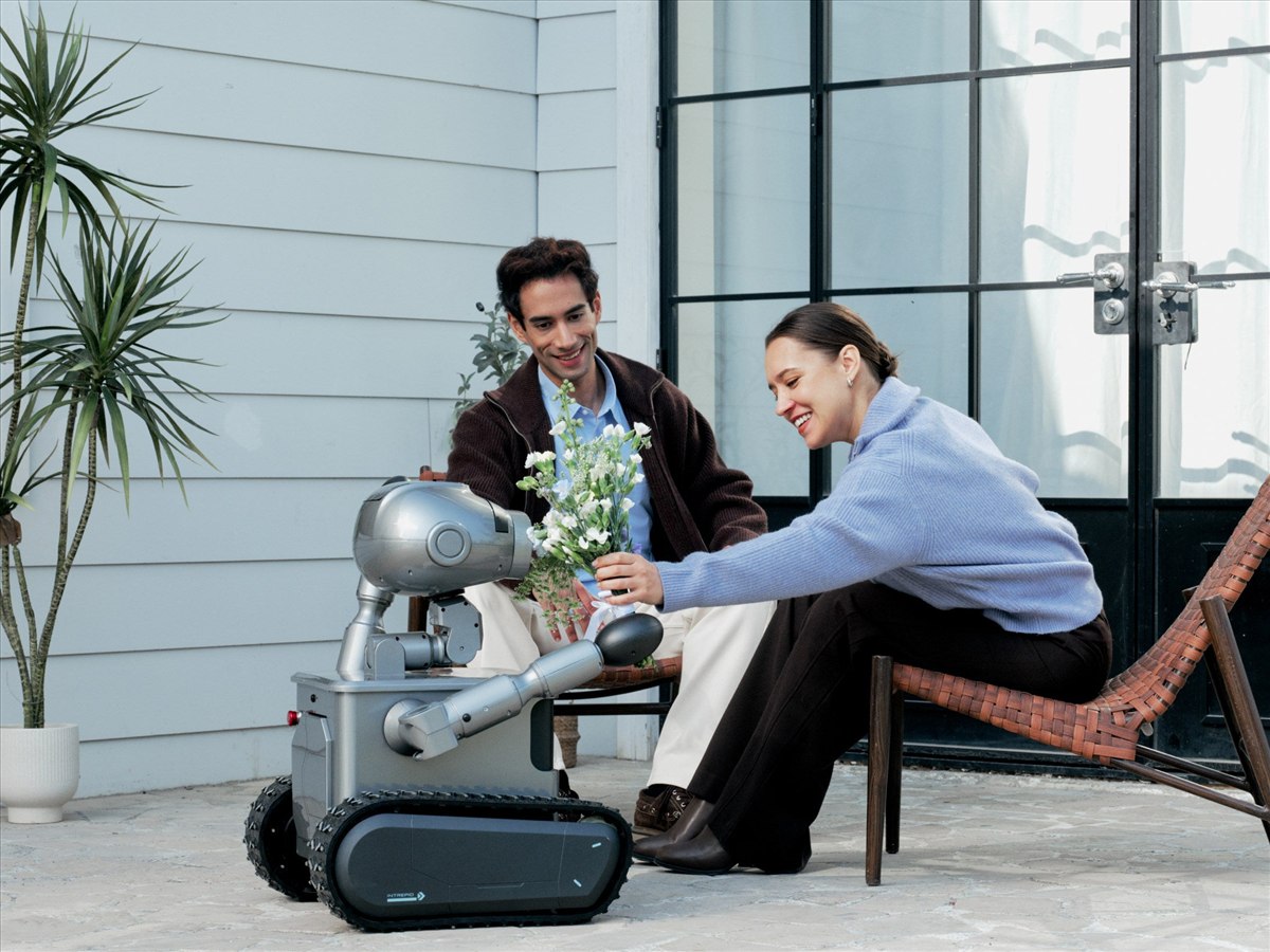 Zeroth W1 mobile assistant robot image 2