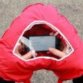 These Texting Mittens Have a Transparent Window To Use Your Phone In The Cold