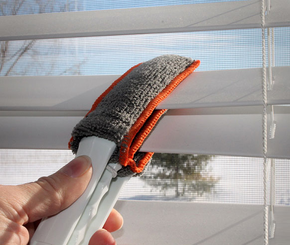 Microfiber Blind Duster
