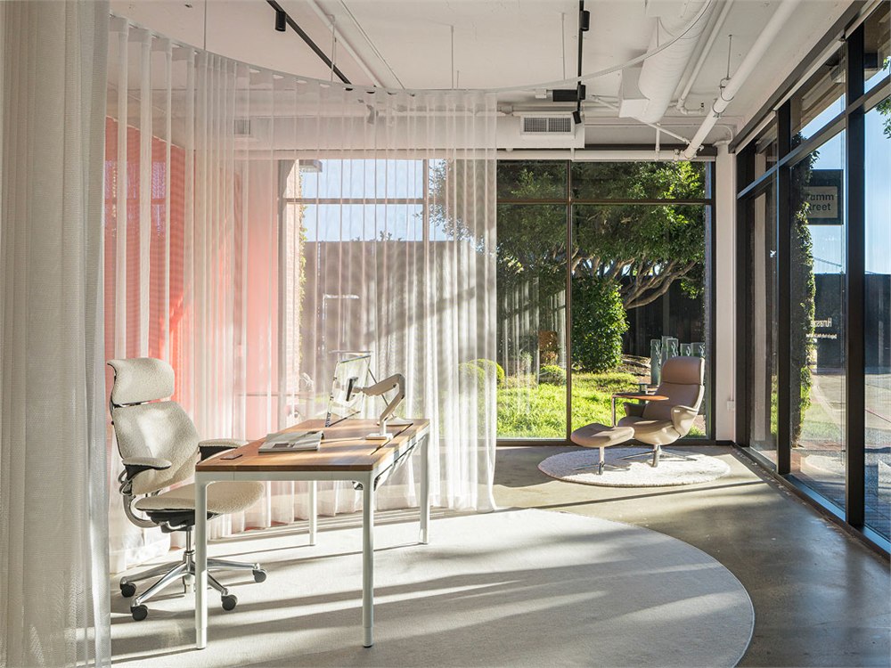 Diffrient Lounge shown with premium commercial-grade upholstery