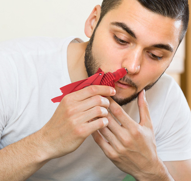 Atomic Trimmer: An Ear and Nose Hair Trimmer That Looks Like a Futuristic Ray Gun