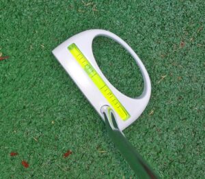 This Golf Putter Has a Built In Level To Help Read Sloped Greens