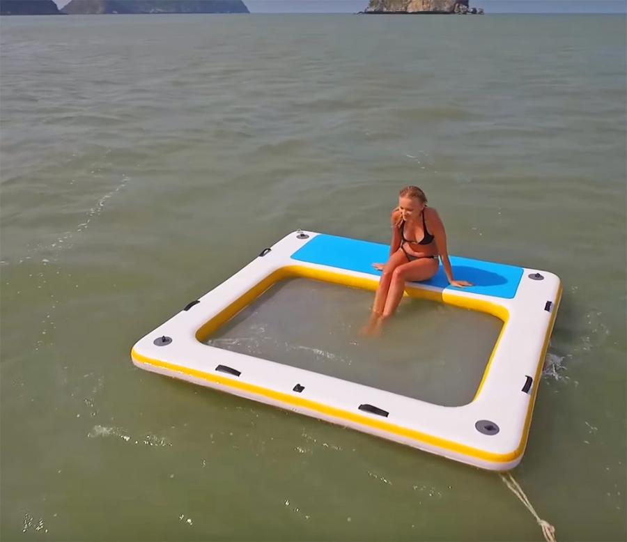 Lounge Raft Deck: A 4-Person Floating Wet Lounge
