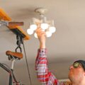 7-in-1 Light-Bulb Splitter Puts 7 Bulbs In One Socket