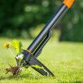 Stand-Up Weed Puller Removes Weeds Instantly From The Roots
