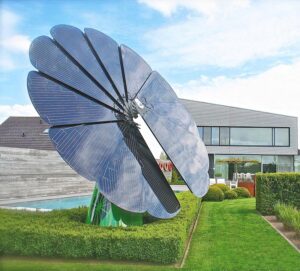This Solar Panel Flower Tracks The Sun Throughout The Day