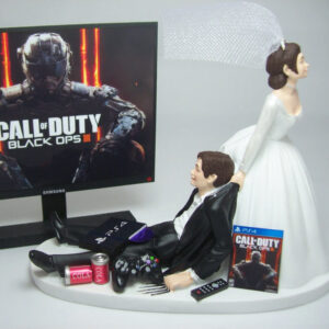 These Gamer Wedding Cake Toppers Are For Brides Marrying Video Game Addicts