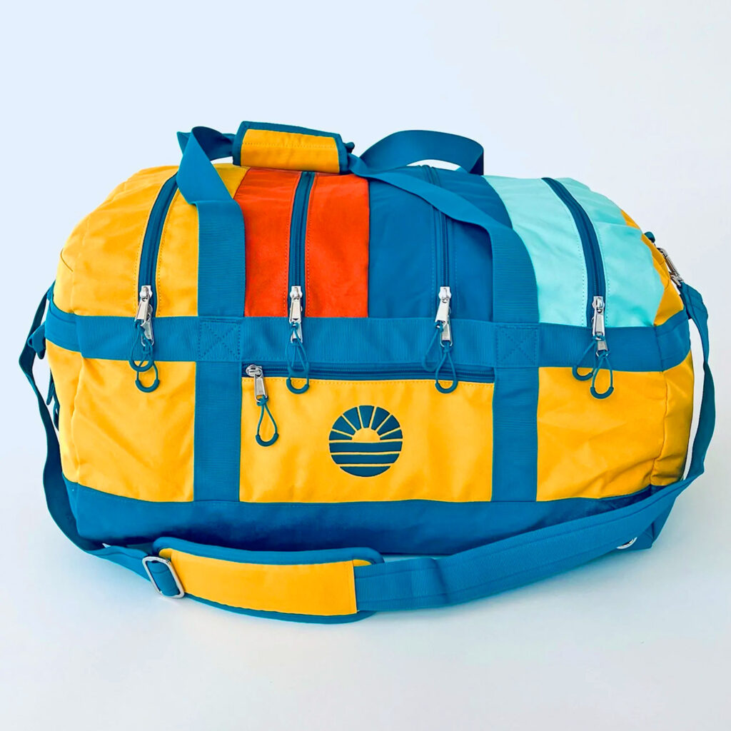 This Duffel Bag With 4 Separated Zipper Compartments Is Perfect For Traveling With The Family