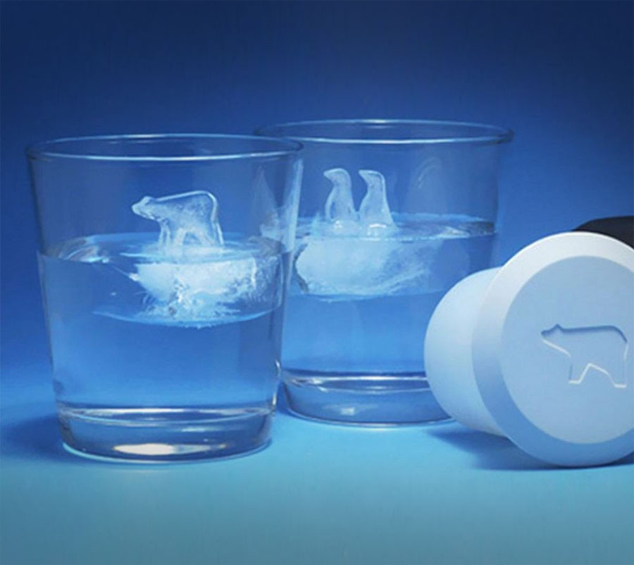 These Arctic Ice Molds Show Polar Bears and Penguins Walking On Glaciers