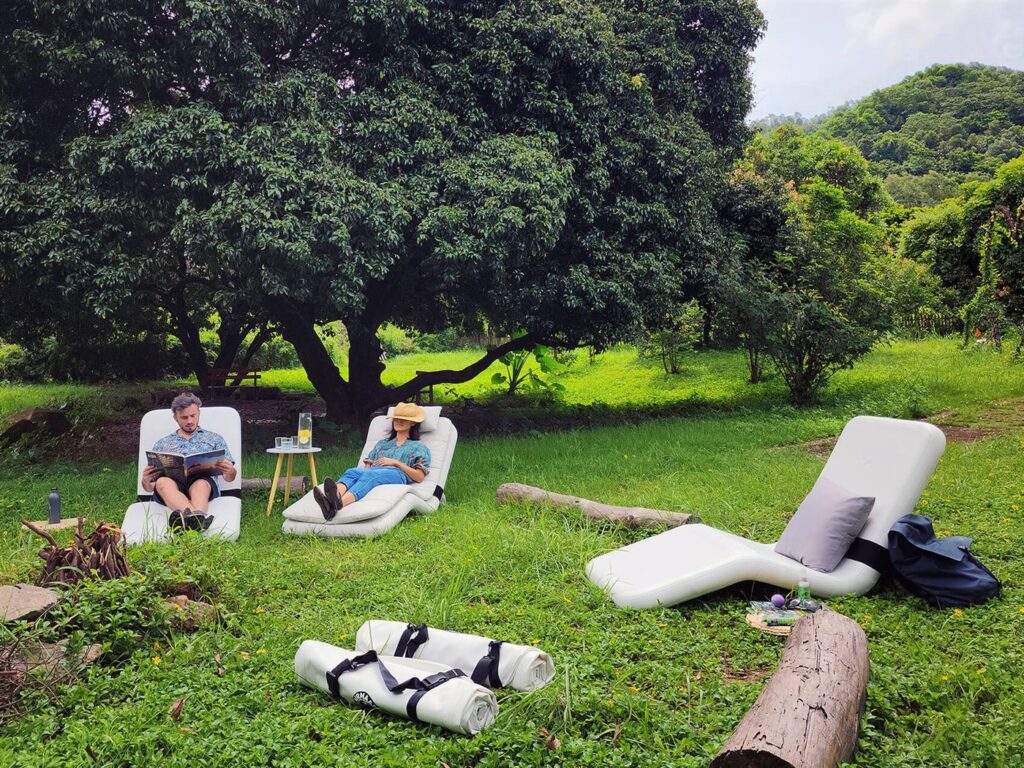 Airmaan inflatable chaise lounge outdoor furniture