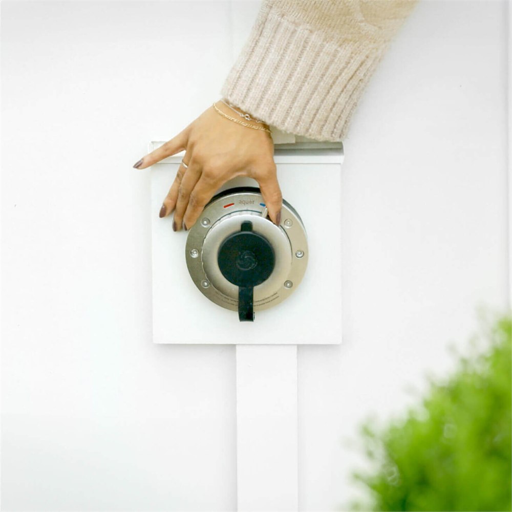 Aquor Hot+Cold Hydrant temperature dial being turned