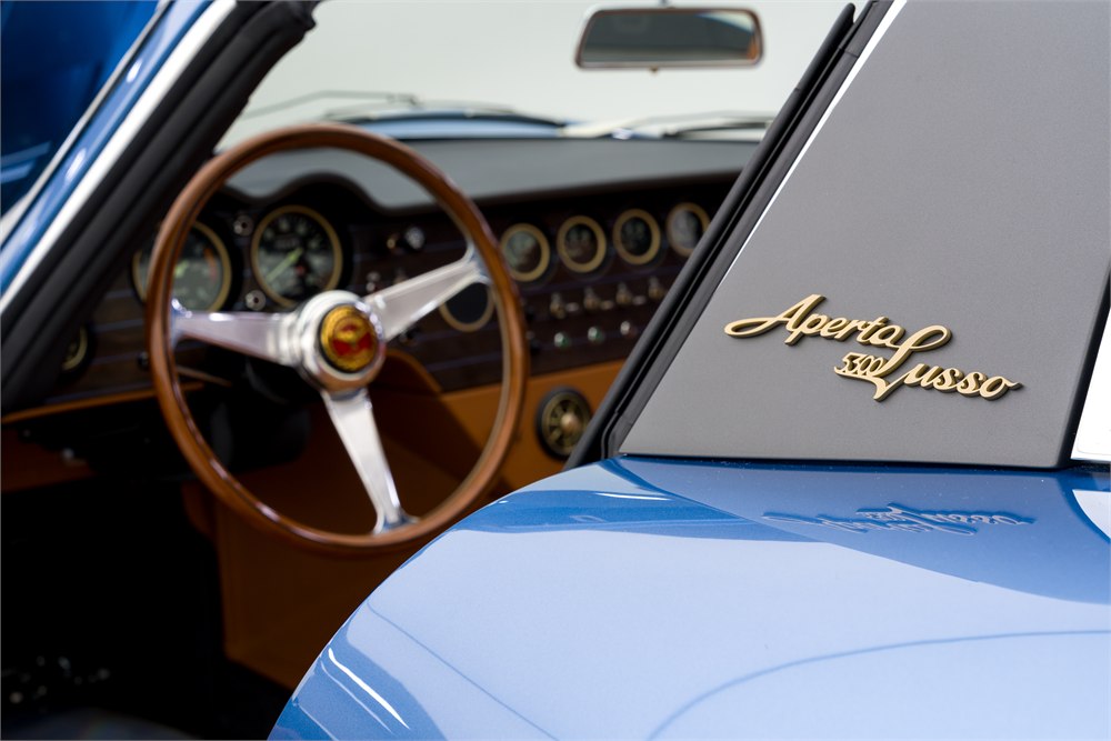 Bizzarrini 5300 Aperta Lusso interior and removable roof arch detail