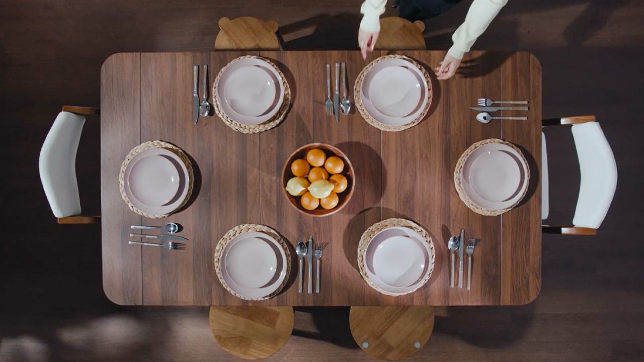Coco Slim expanded dining table set for six people