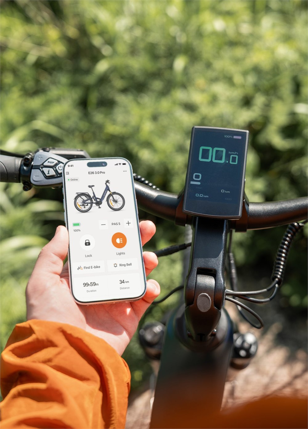 ENGWE app and display shown on the E26 3.0 Pro handlebar