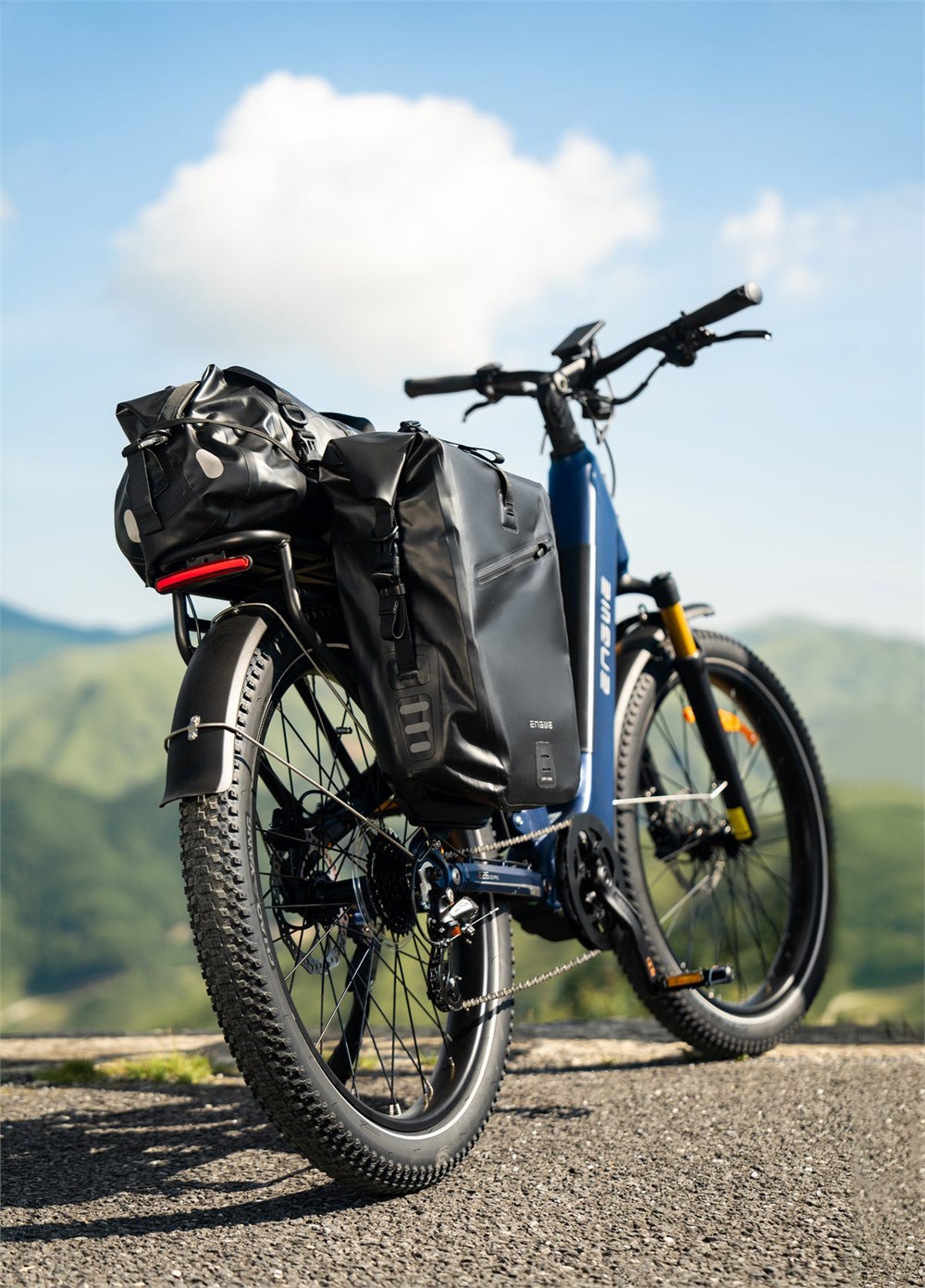 ENGWE E26 3.0 Pro e-bike with rear rack and cargo bags
