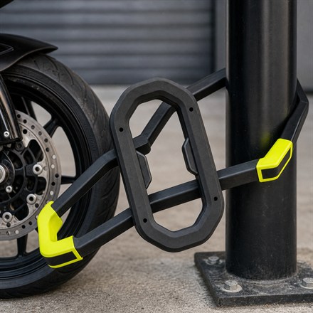 Generated square thumbnail image of the Hiplok L1000 LINK in a motorcycle locking setup
