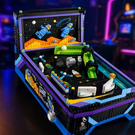 Square product image of the LEGO Icons Arcade Pinball Machine playfield and cabinet