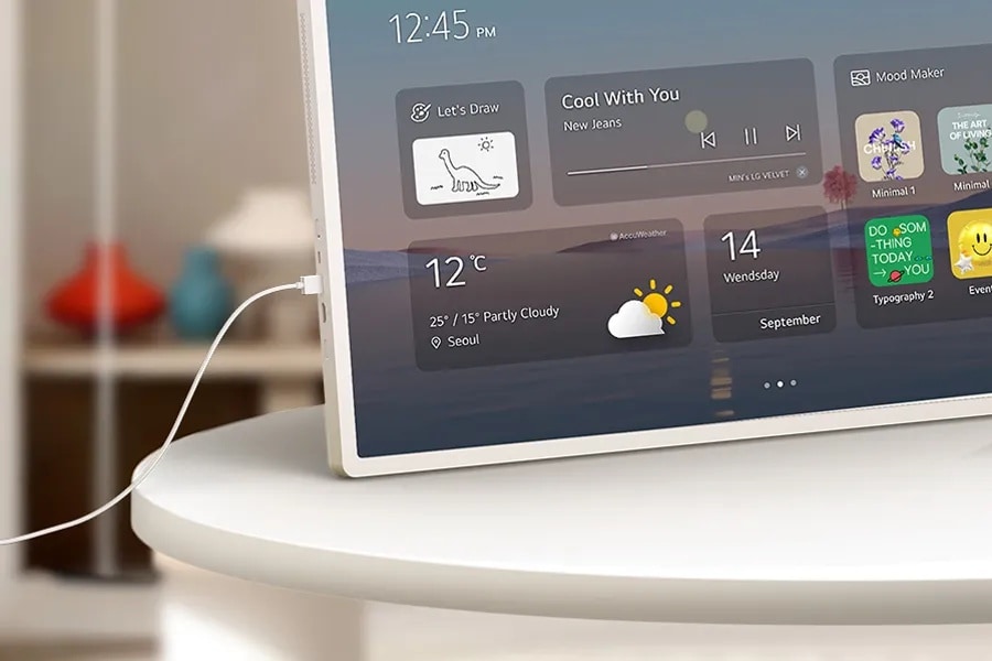 LG StanbyME 2 Max showing HDMI and USB connectivity for external devices