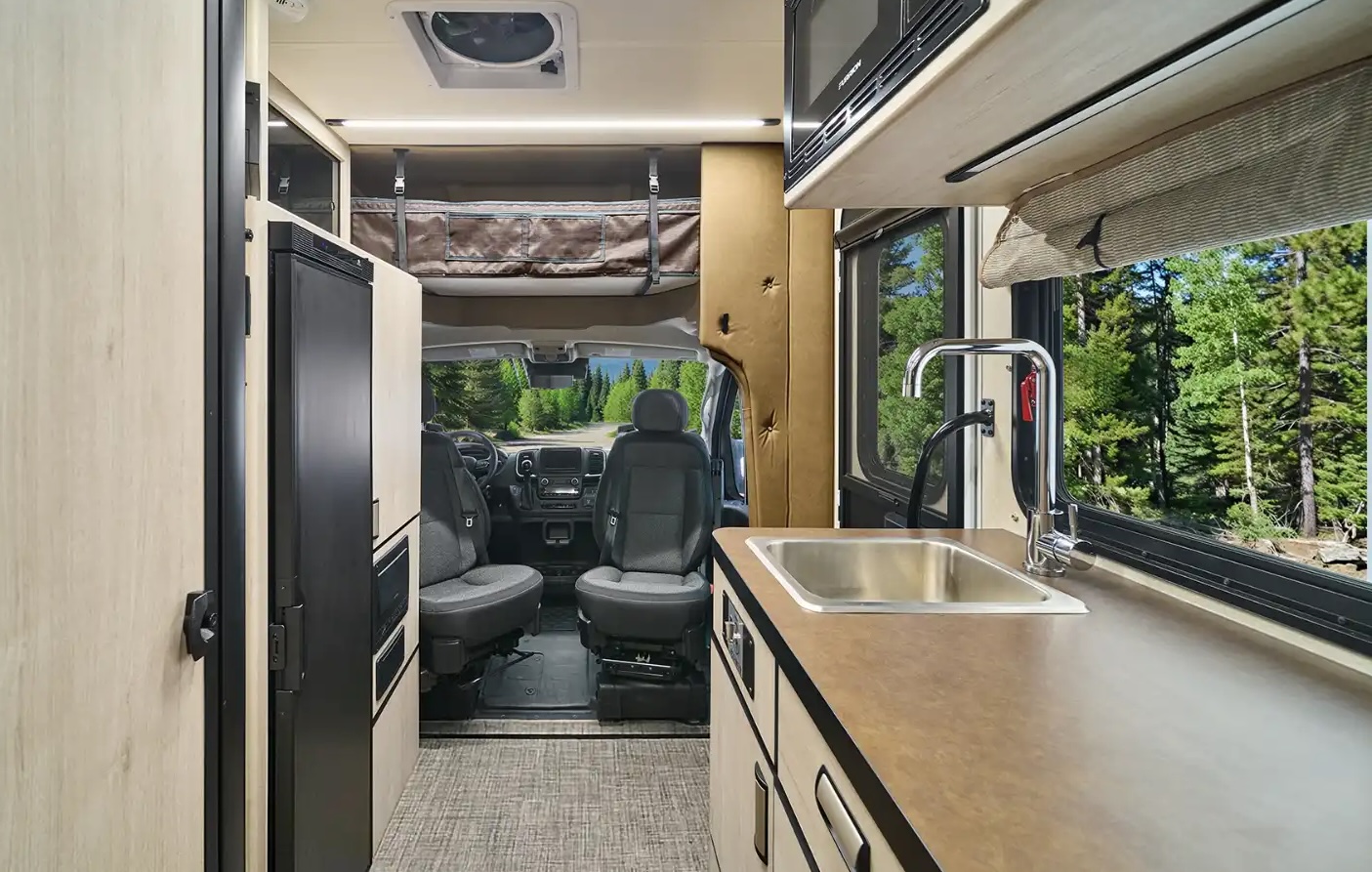 Winnebago Elora/Resa 19DC rear lounge seating area