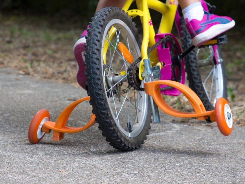 Baswil stabilizer mounting step on a child bicycle