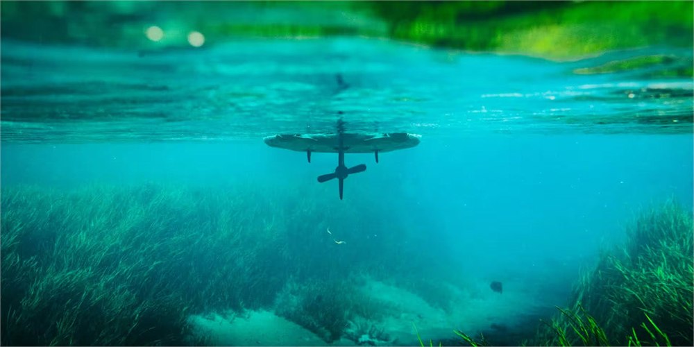BOTE LONO Aero kayak viewed from underwater