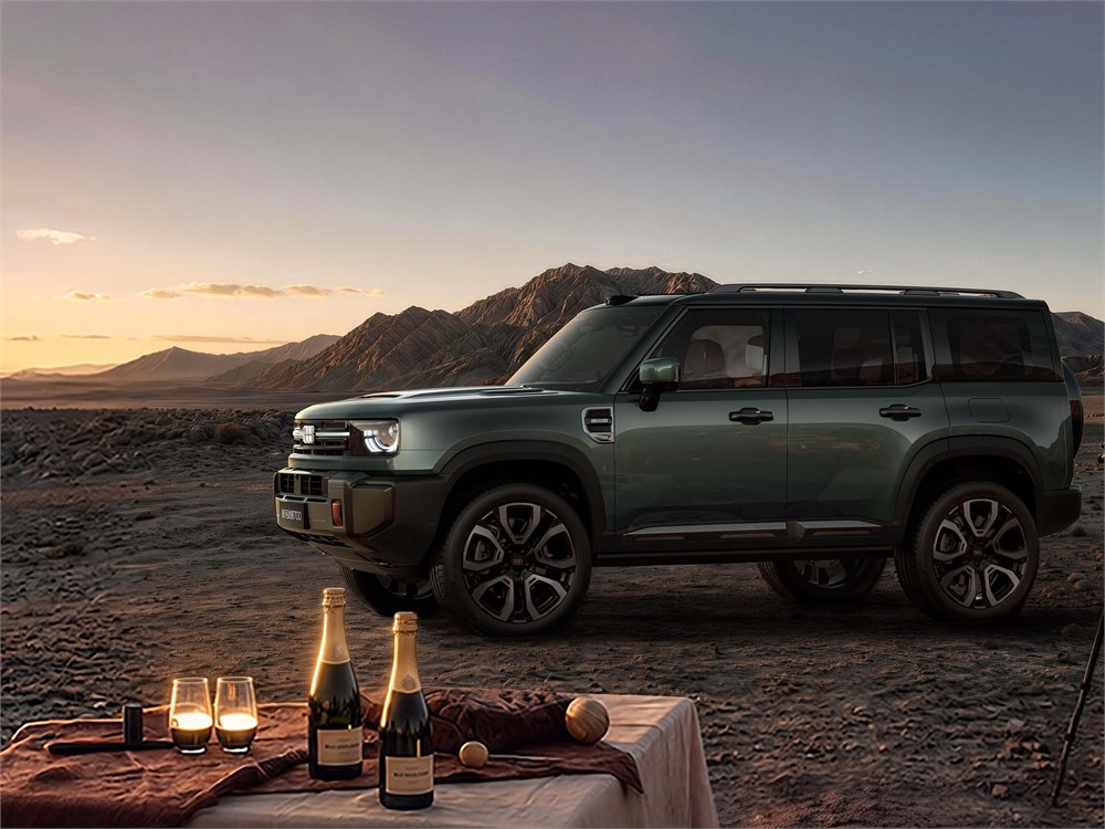Geely Galaxy Cruiser 700 plug-in hybrid off-road SUV in a rocky mountain setting