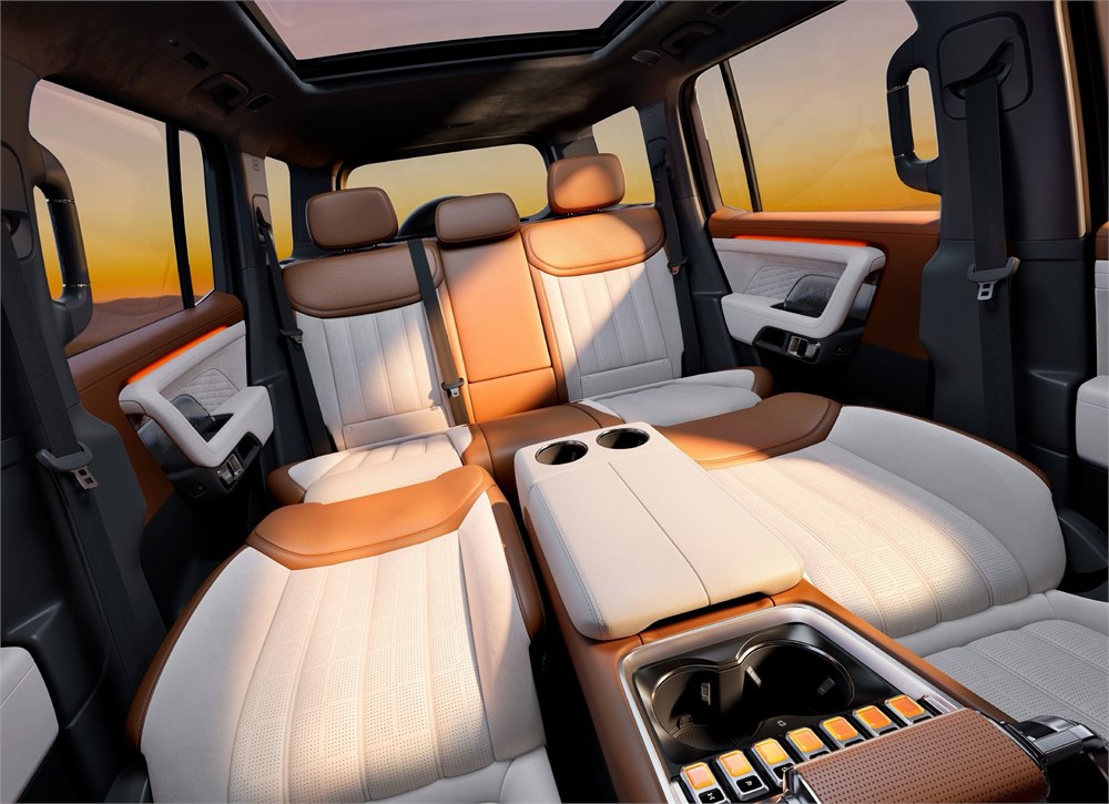 Front three-quarter view of the Geely Galaxy Cruiser 700 off-road SUV