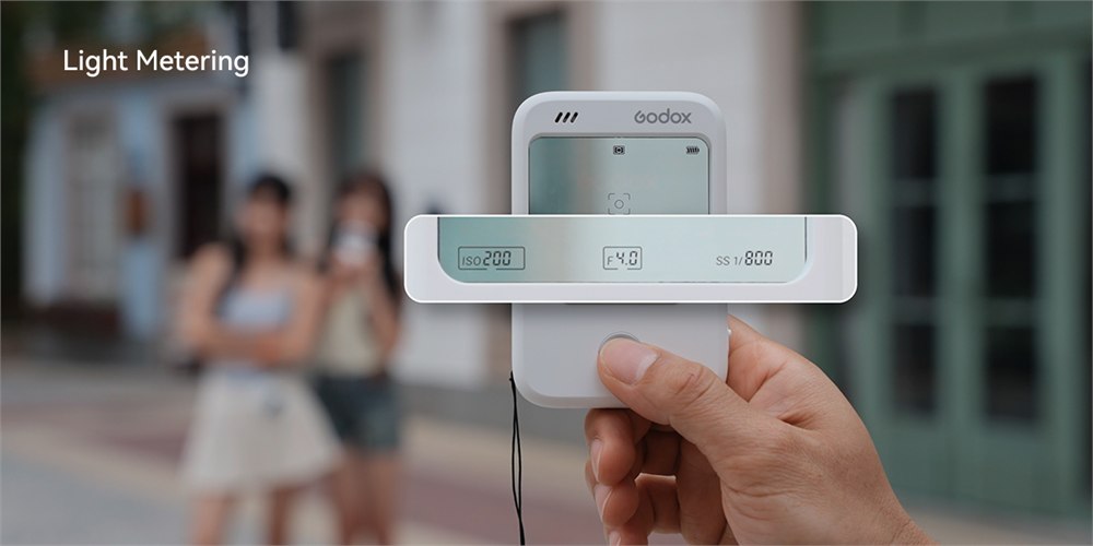 Godox C100 light metering overlay shown through the transparent viewfinder