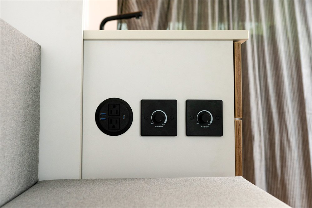 Hunker Pod removable campervan system official product photo 6