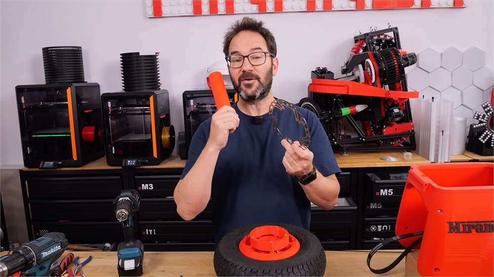 Mirandetta 3D-printed suitcase motorbike build photo 3