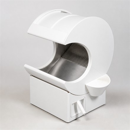 This Manual Rotating Litter Box Cleans Clumps With One Spin