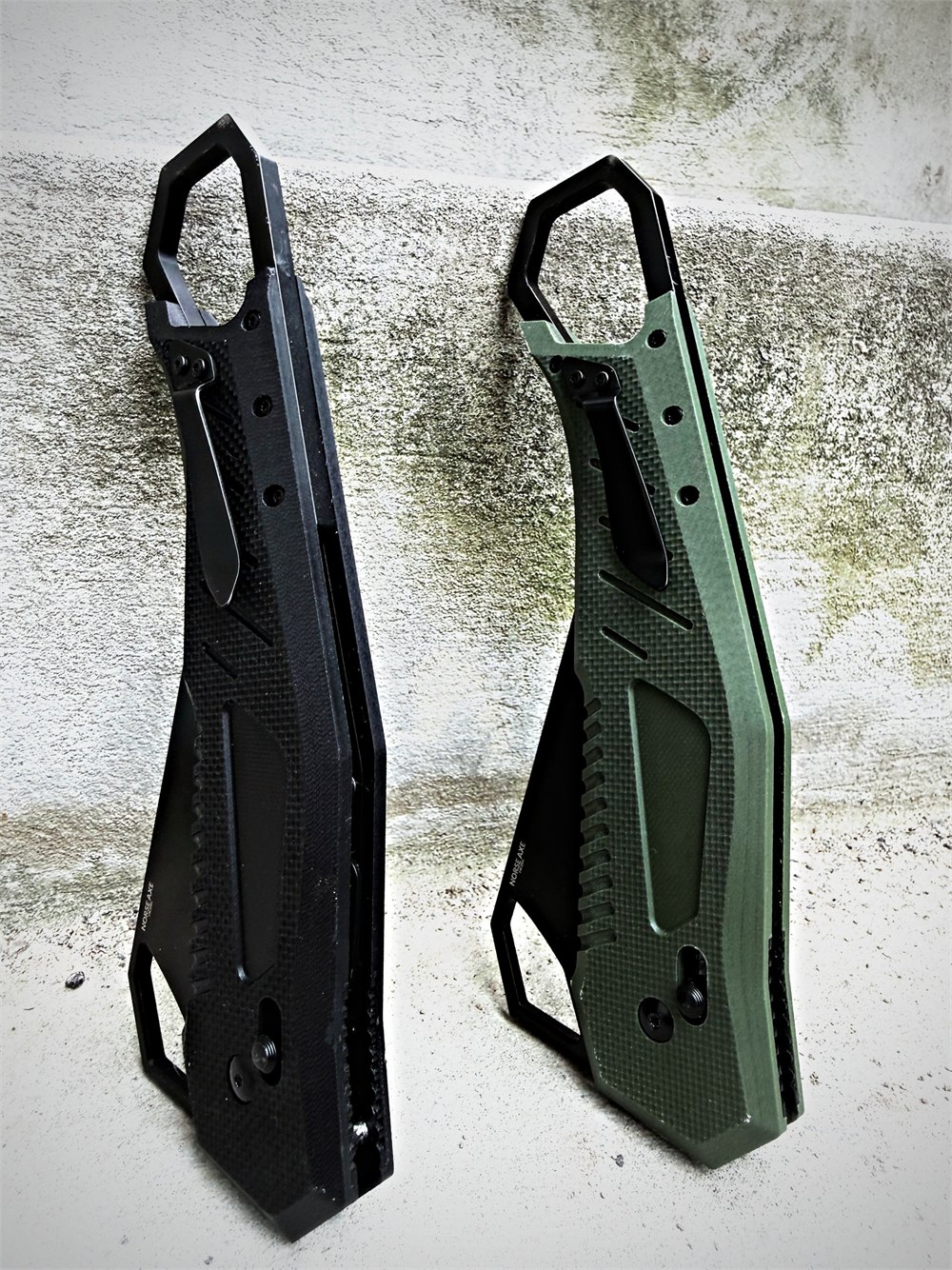 The folded Willumsen Norse Foldable camp axe showing its carry profile