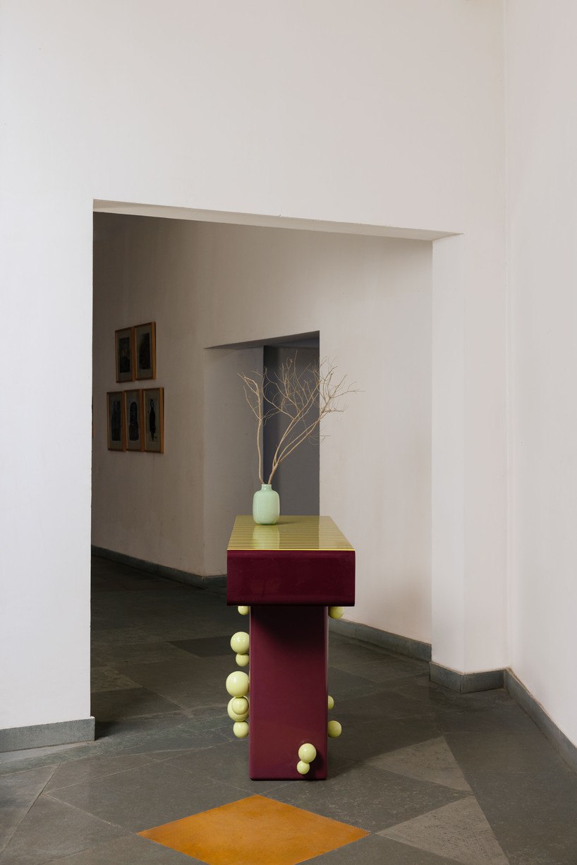 Atelier Arunika Ramino Series Jolly console in a gallery interior