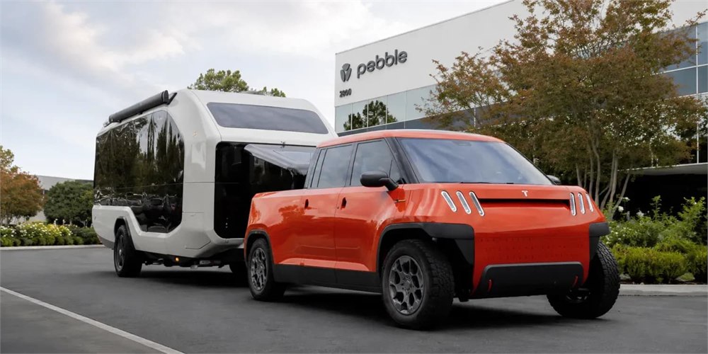 TELO MT1 electric mini pickup towing a trailer