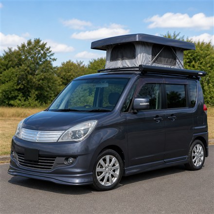 This Solo Micro Camper Van Fits a Kitchen, Bed, and Toilet Into a Tiny City Car