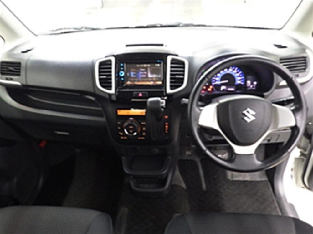 Suzuki Solio micro camper dashboard and front cabin