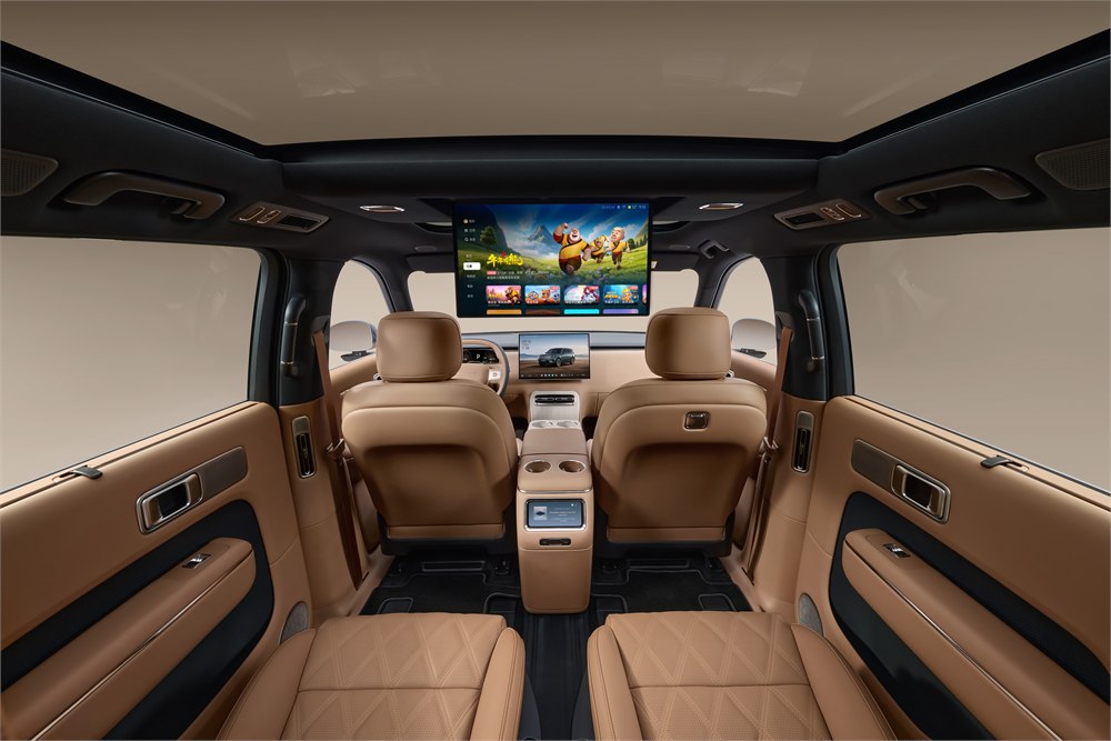 Xiaomi SkyNomad N90 Max tan dashboard and front cabin