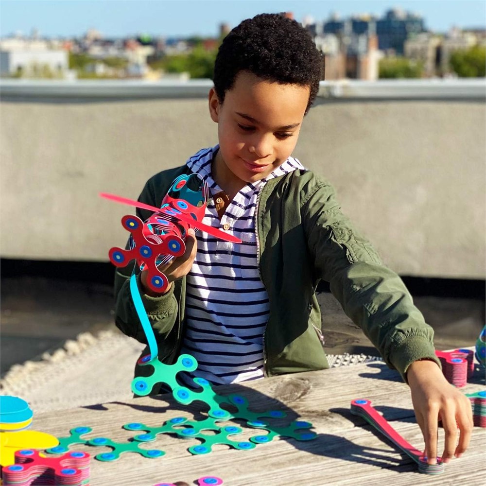 Clixo Rainbow Pack package and colorful magnetic toy pieces