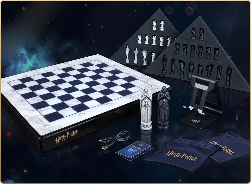 GoChess Wizard Alive board, playing pieces and included accessories