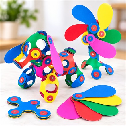 This Flexible Magnetic Building Toy Bends Into Rainbow 3D Creations