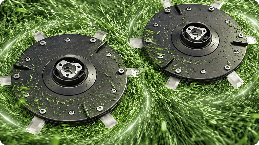 Two cutting discs with small pivoting blades