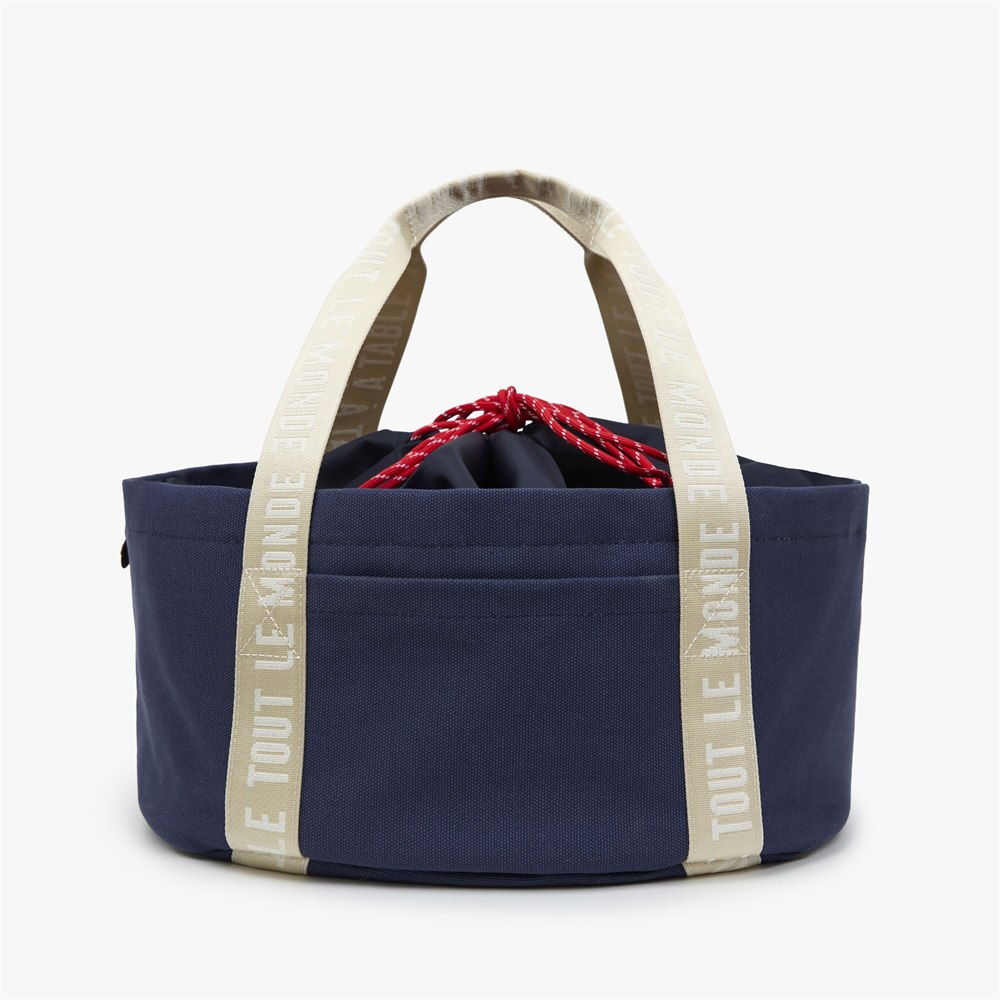 Front view of the full-size Dutch oven tote