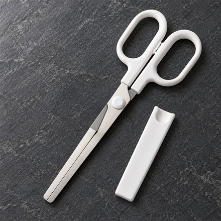 These Food Pouch Scissors Grip Hot Packets, Cut Them Open, and Squeeze Out the Sauce